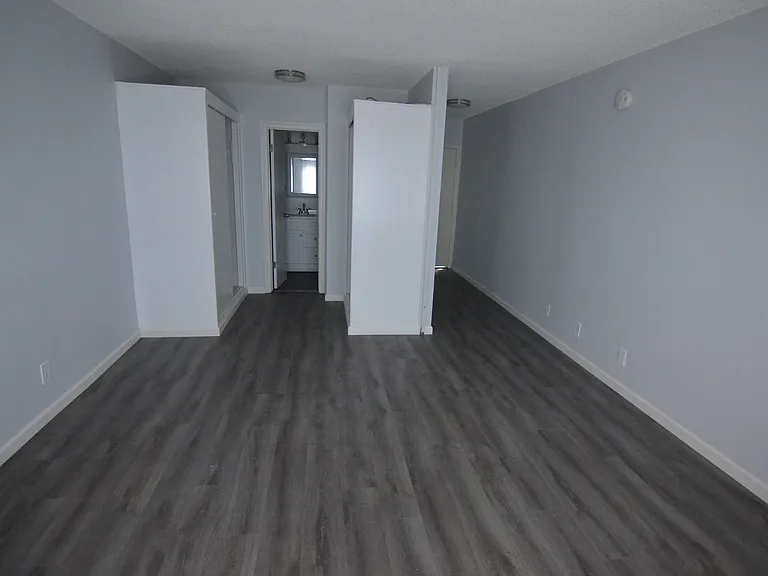 6919 Sepulveda — Photo 7