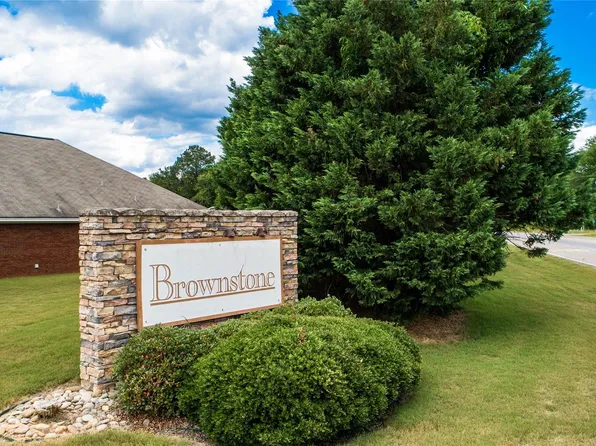 246 Brownstone Loop, Elmore, AL 36025