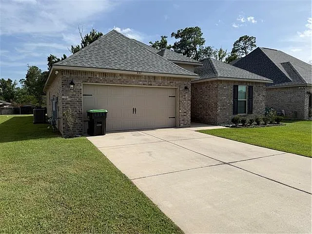 557 Claiborne Trails Dr — Photo 3