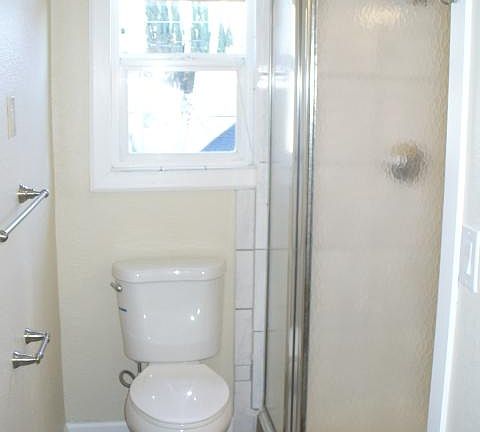 5th image of 139 Pine St APT 1