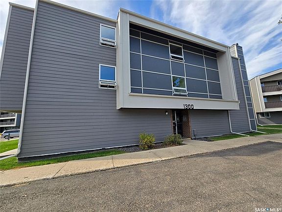 2nd image of UNIT 1320-425 115th STREET E