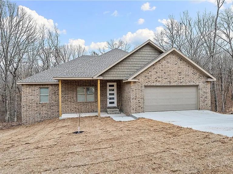 16 Celtic Dr — Photo 1