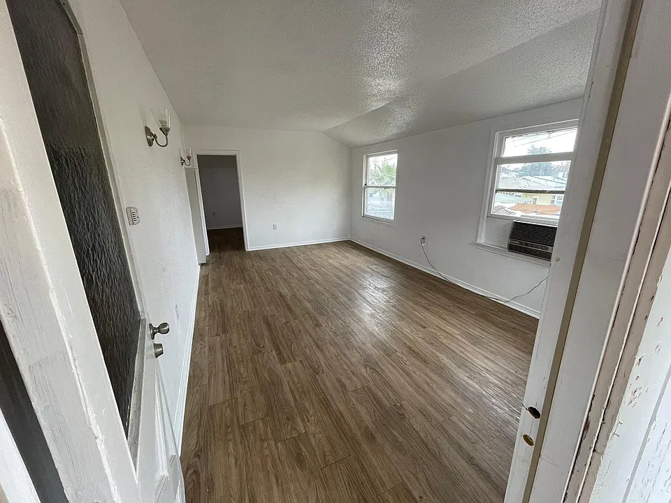 147 Arvin St #1/2