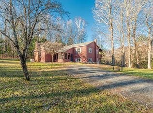 1435 Maple Hill Rd, Arlington, VT 05250