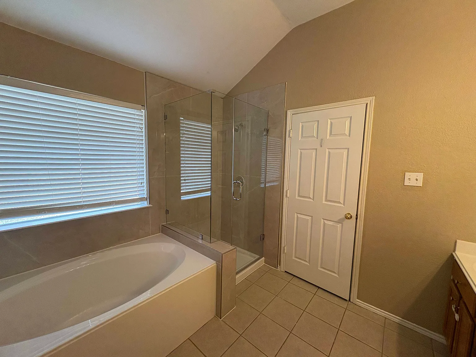 3 bed, 1803 sqft, $2,100 — Photo 2