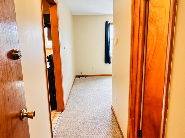 96 Main St #2R
