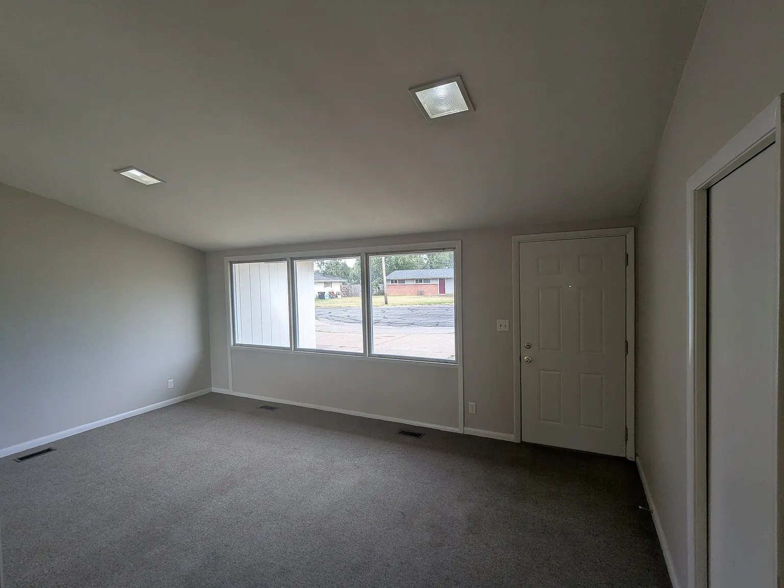 3 bed, 1144 sqft, $1,100 — Photo 4