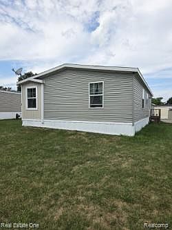 2nd image of 27 Cardinal Hill Dr