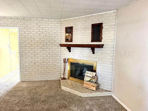 3rd image of 123 Amaryllis St