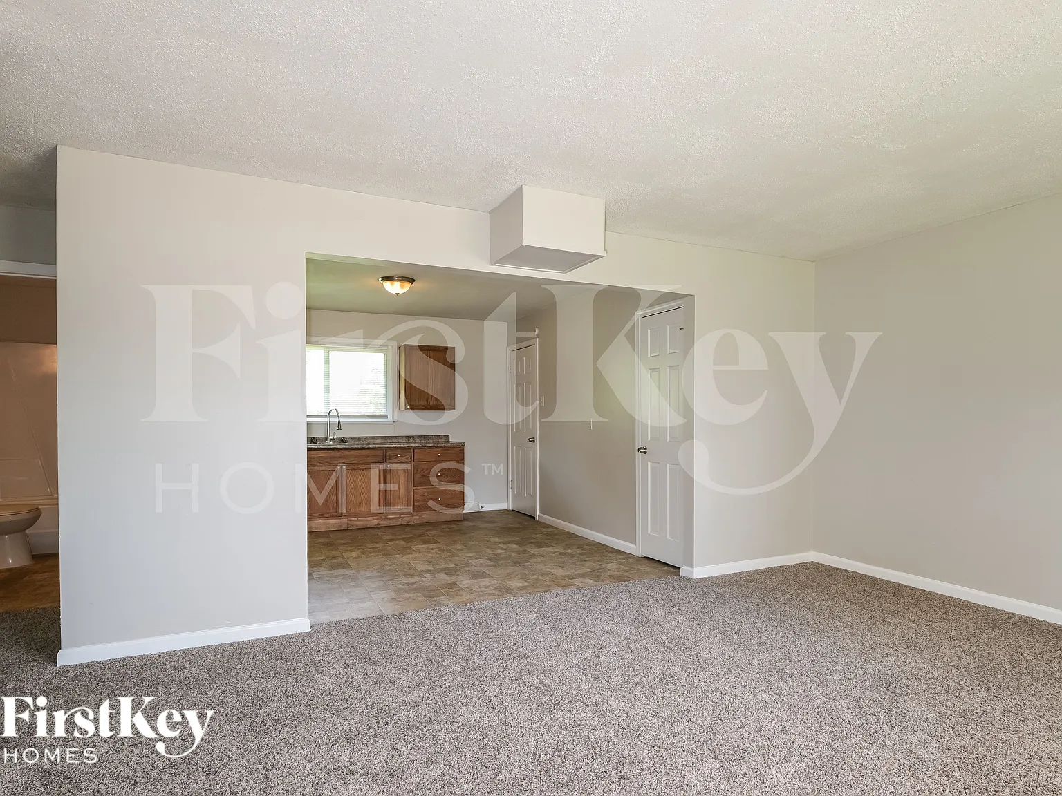 3 bed, 2.0 bath, 1014 sqft, $2,170 — Photo 3