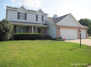 2809 Willow Bend Rd, Champaign, IL 61822