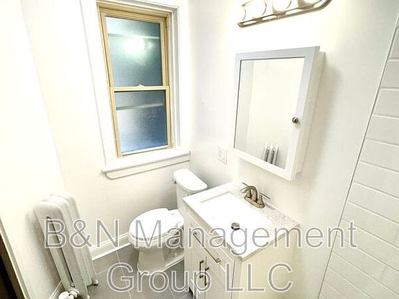 4th image of 1733 W Ainslie St APT 1