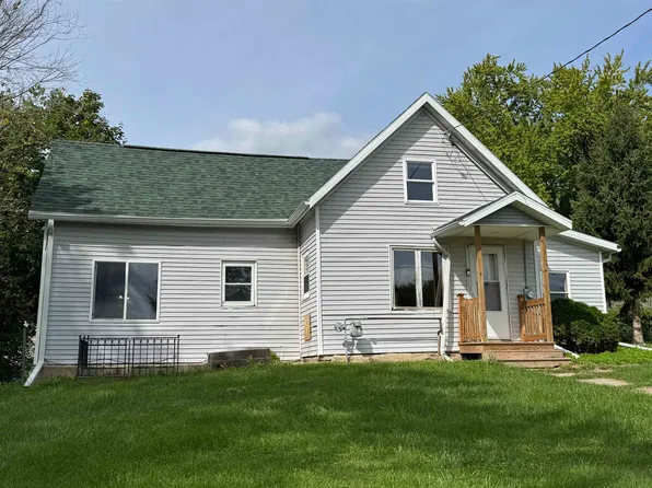 N4387 Poplar St, Poy Sippi, WI 54967
