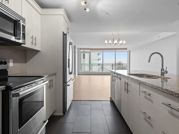 15 Kings Wharf Pl #506, Halifax, NS B2Y 0C2