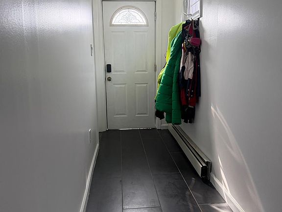 3rd image of 20 Lincoln Ave