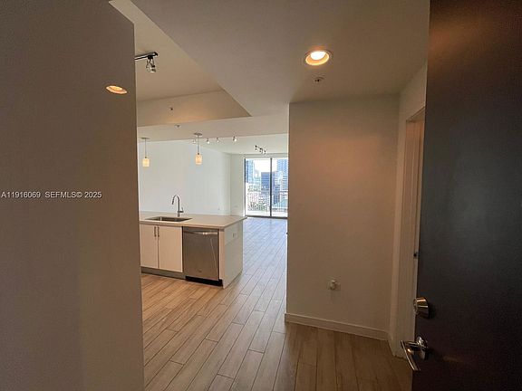 3rd image of 999 SW 1st Ave #15
