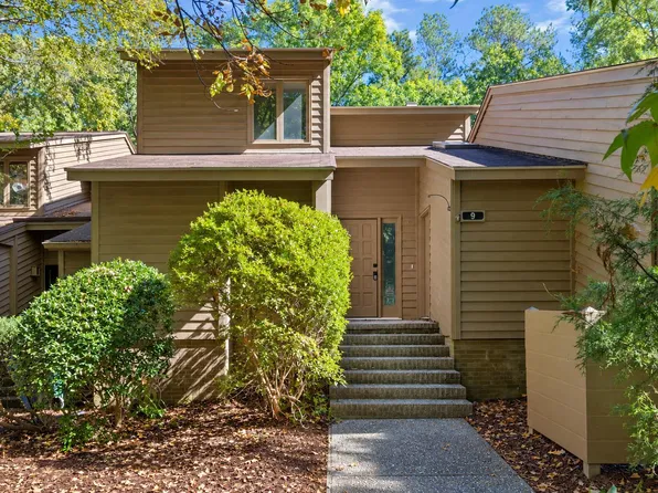 9 Creekview Ln, Durham, NC 27705