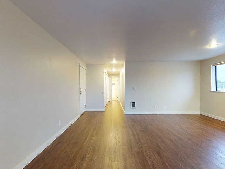 Newland Apartments — Photo 17
