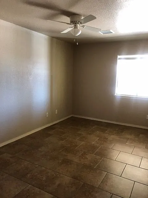 2 bed, 2.0 bath, 957 sqft, $1,100 — Photo 2
