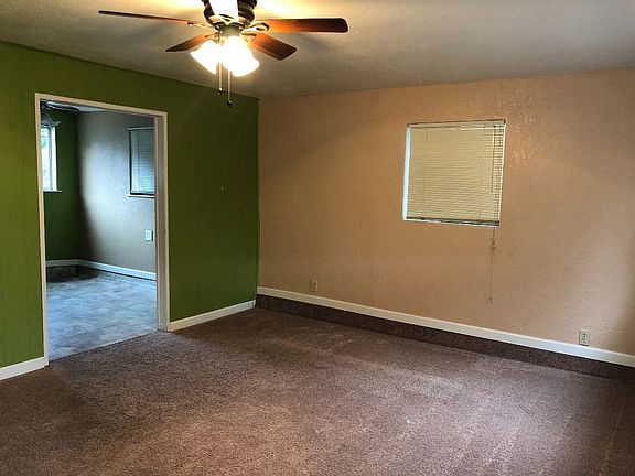 3rd image of 132 Illinois St #1