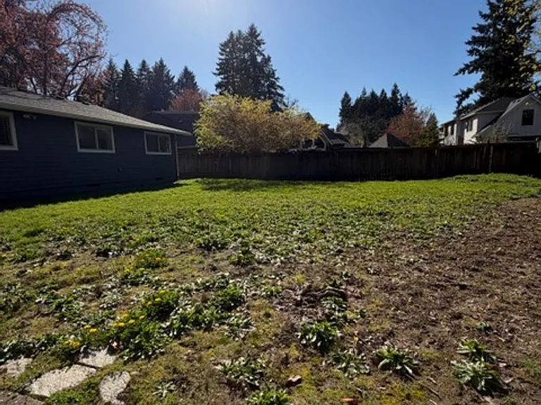 18021 Tualata Ave — Photo 28