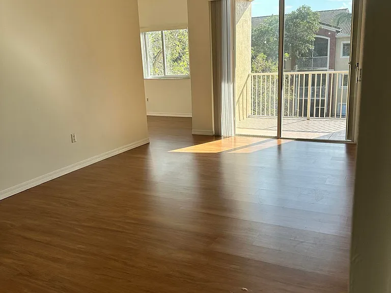 7085 Nova Dr #320 — Photo 3