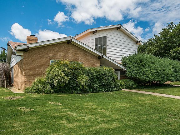 2nd image of 702 Taylor Ln