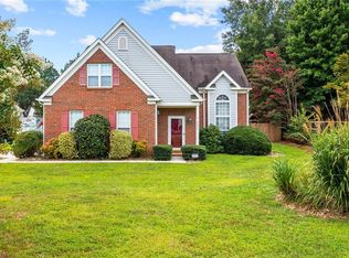 4020 Tutbury Dr, Jamestown, NC 27282