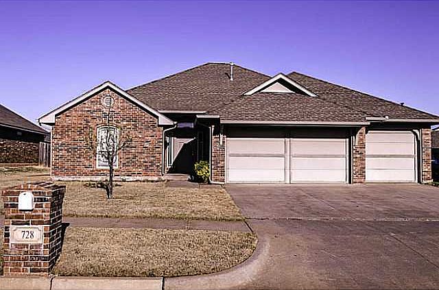 1st image of 728 Dana Dr