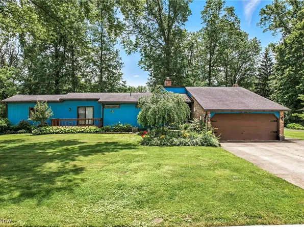 3021 Carlton Dr NW, Warren, OH 44485