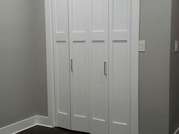 4th image of 920 S Leavitt St #2