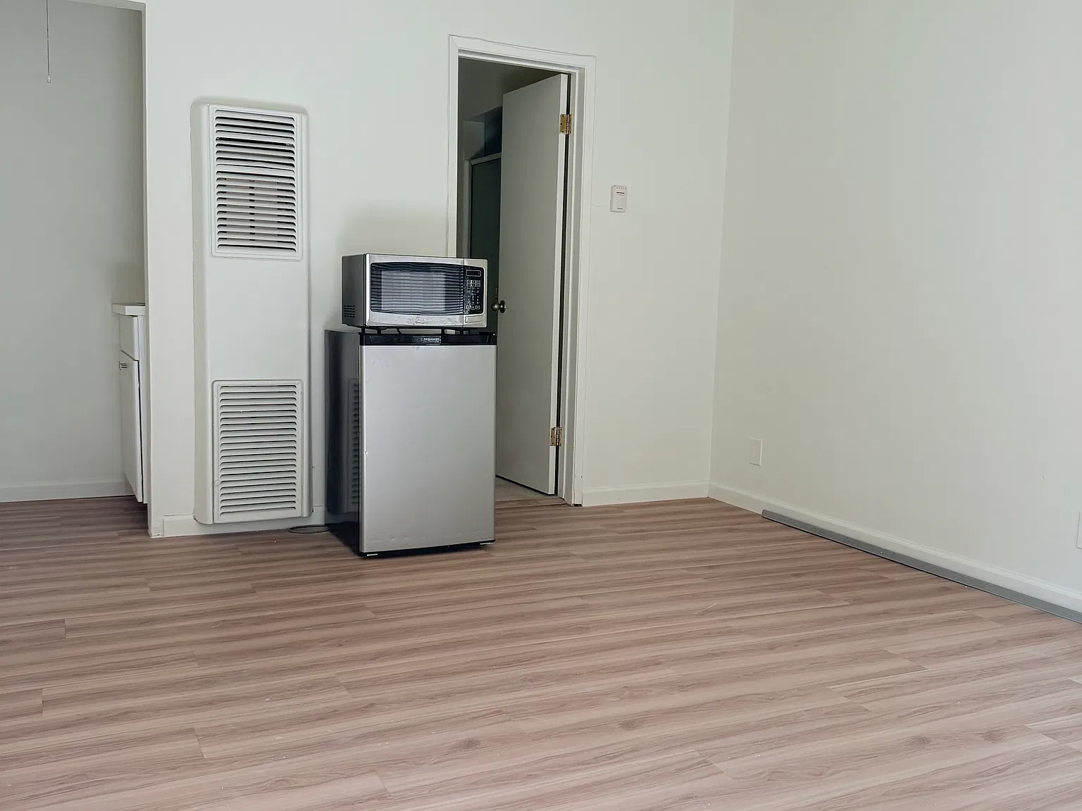 Studio, 350 sqft, $1,395 — Photo 1
