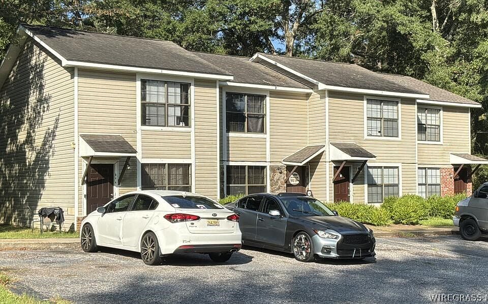 1st image of 1352 Harris Rd