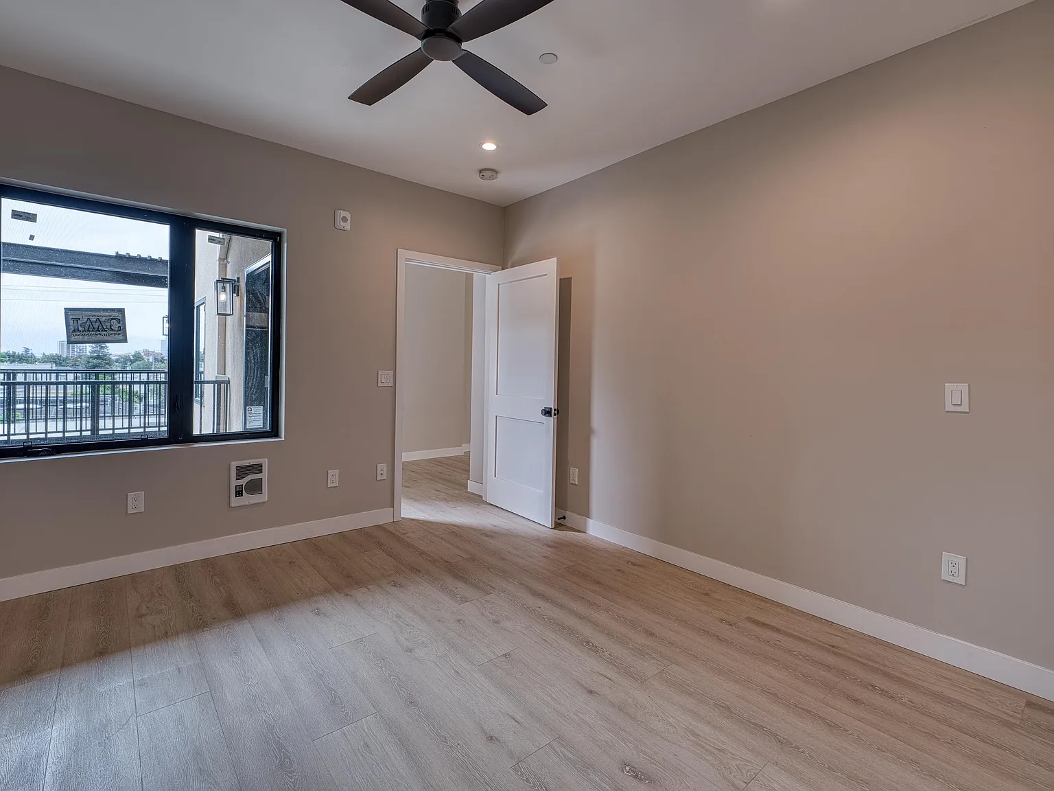 2 bed, 1010 sqft, $3,825 — Photo 3