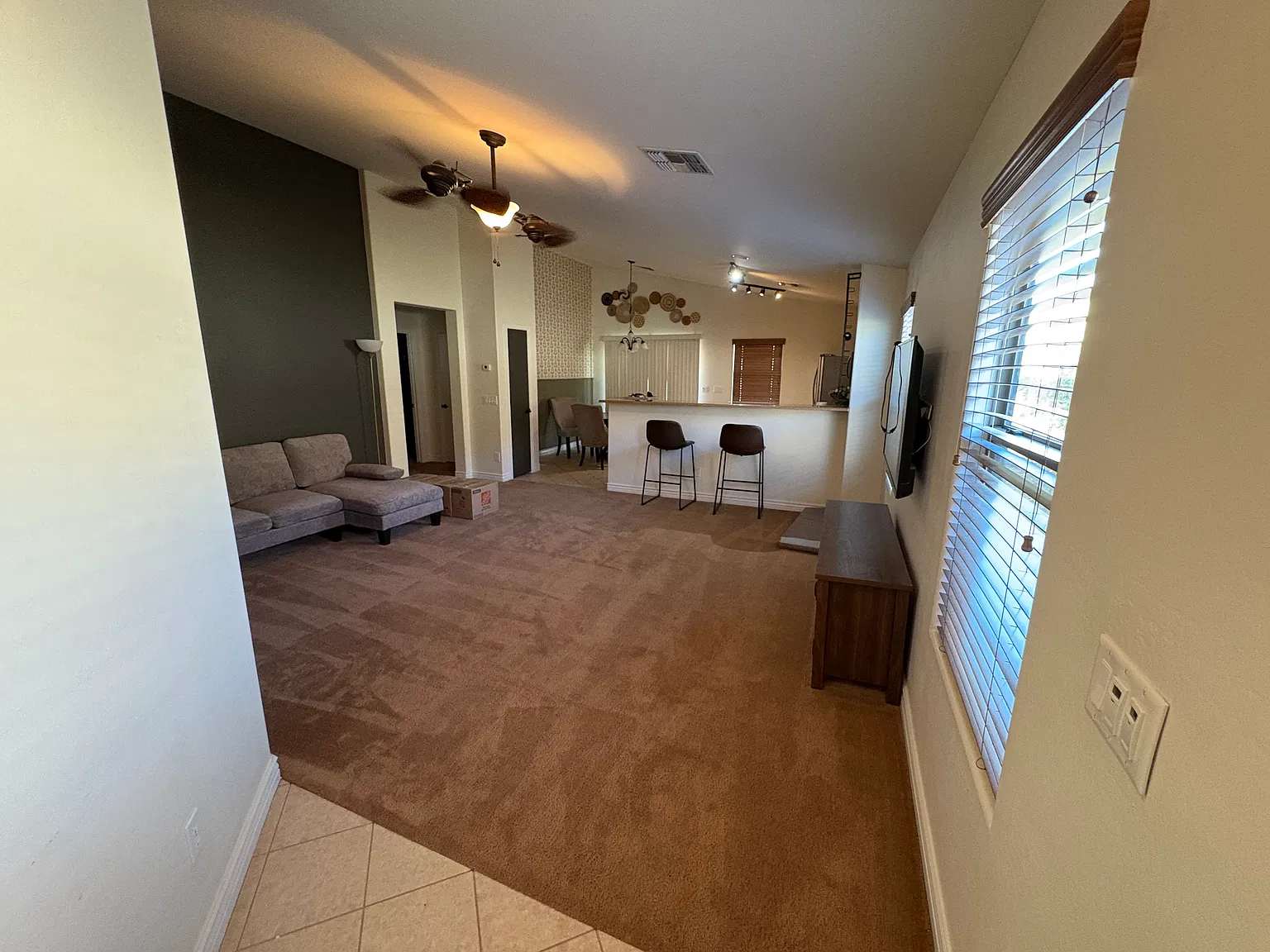 3 bed, 1325 sqft, $2,200 — Photo 2