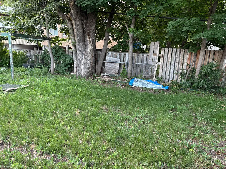 36 Neddie Dr #LOWER — Photo 20