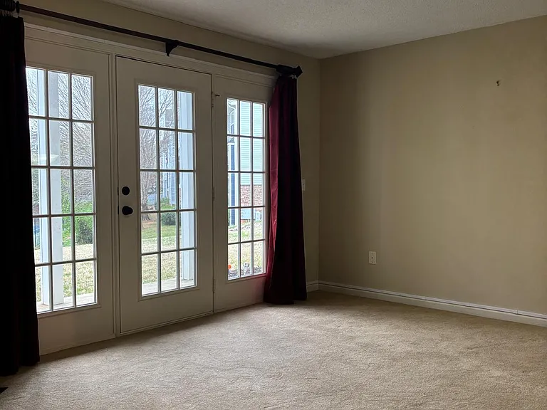 503 Pelham Square Way — Photo 3