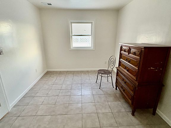 5th image of 364 Fanning St Floor 1