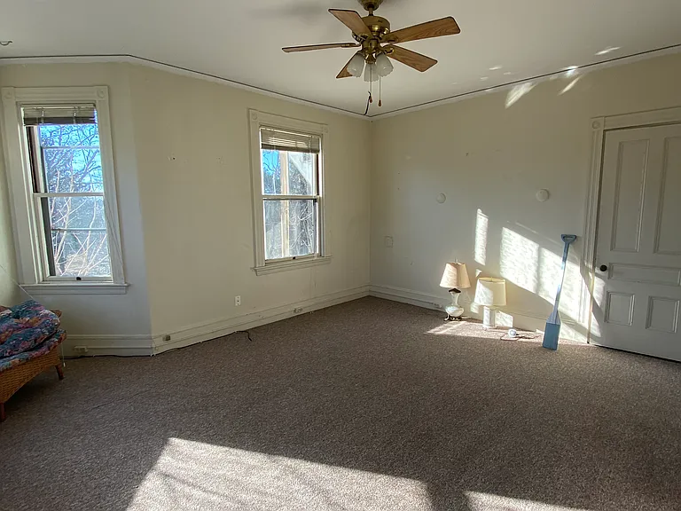 683 State St — Photo 10
