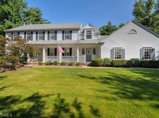 1117 Bell Rd, Chagrin Falls, OH 44022