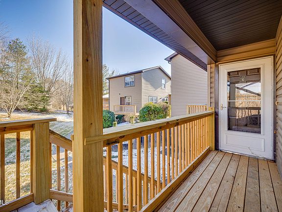 5th image of 518 Pilgrim Ct APT C