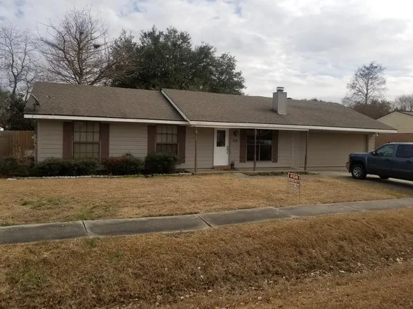 216 Titan Dr, Lafayette, LA 70508