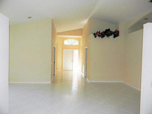 4th image of 9819 Lemonwood Way