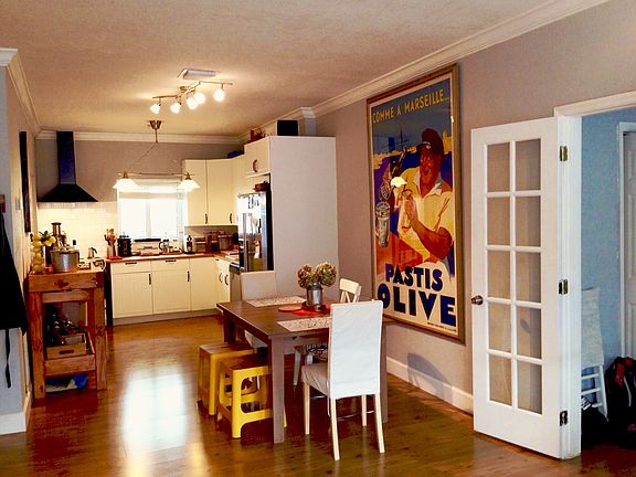4th image of 1990 Bay Dr APT 17