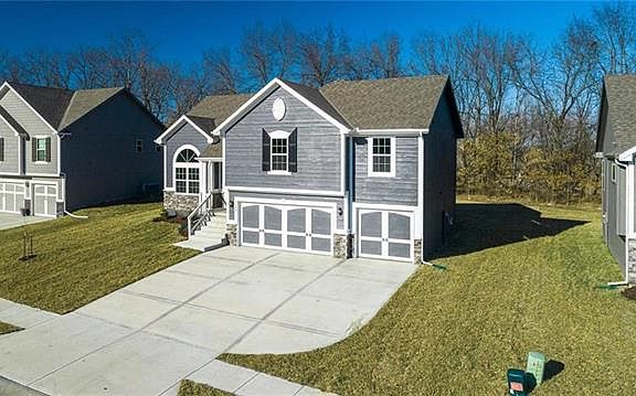 2nd image of 5012 NE 103rd Ct