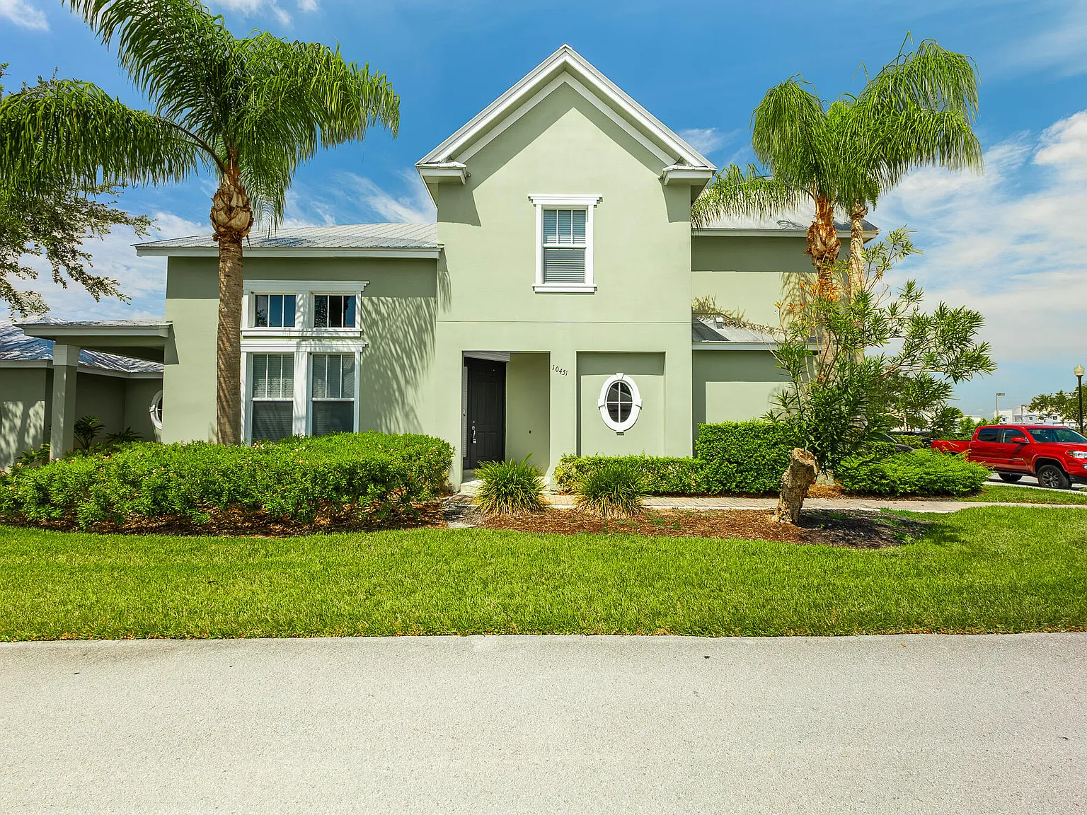 3 bed, 2.5 bath, 2028 sqft, $2,695 — Photo 1