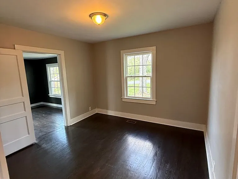411 Hietts Ln — Photo 5