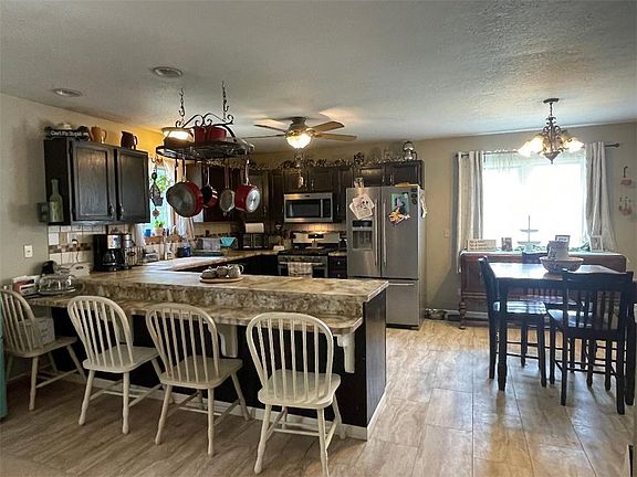 4th image of 2517 Hidden Oaks Dr