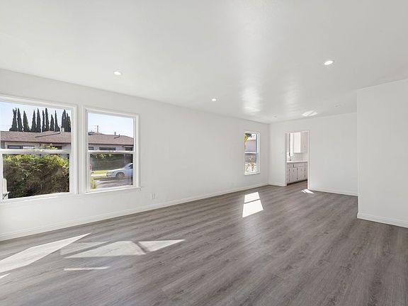 4th image of 12415 Cedar Ave #A