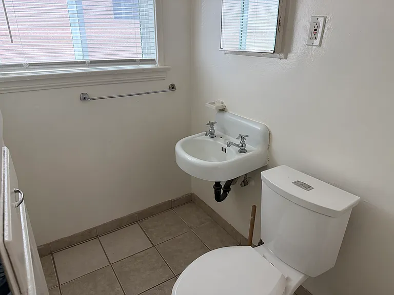 3476 Flower St #C — Photo 12